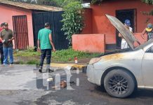 Foto: Buen susto por carro en llamas en Monseñor Lezcano, Managua / TN8