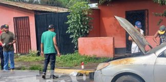 Foto: Buen susto por carro en llamas en Monseñor Lezcano, Managua / TN8