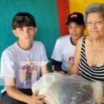 Foto: Entrega de paquetes alimenticios para madres de héroes y mártires en Managua / TN8