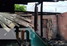 Foto: Incendio en una casa del Anexo a Villa Libertad / TN8