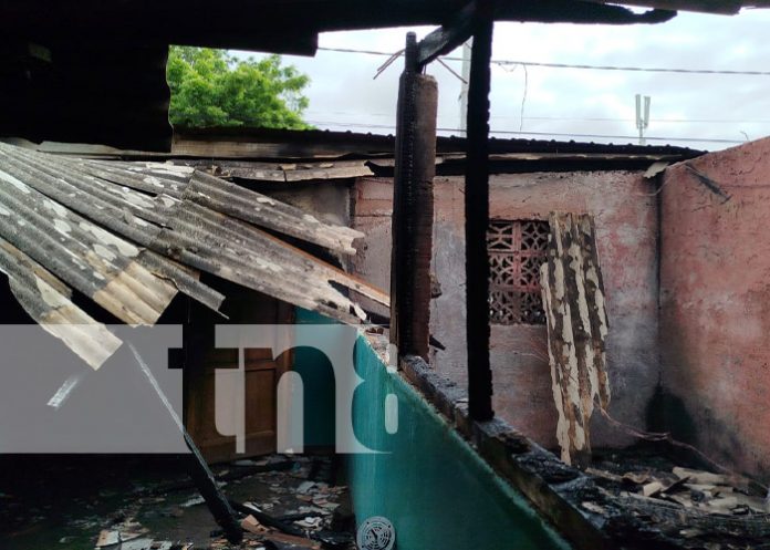 Foto: Incendio en una casa del Anexo a Villa Libertad / TN8