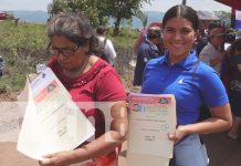 Foto: Entregan lote de terrenos Bismarck Martínez en Estelí / TN8