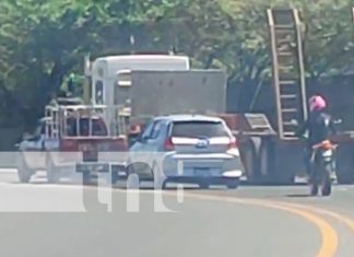 Foto: Camión en pleito con una camioneta en la Cuesta El Plomo / TN8