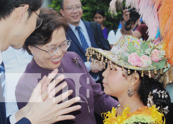 Foto: Visita de Huang Xiaowei a la Escuela Cristóbal Rugama de Masaya / TN8