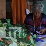 Foto: Doña Marfa y sus manualidades con coronas desde Matagalpa / TN8