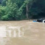 Foto: Camión arrastrado por una corriente en una comunidad de Rivas / TN8