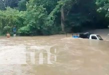 Foto: Camión arrastrado por una corriente en una comunidad de Rivas / TN8