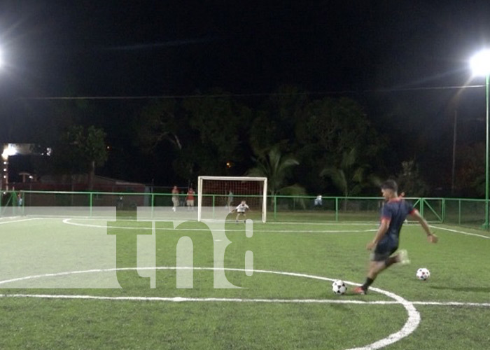 Foto: Mejoras en cancha sintética de San Carlos, Río San Juan / TN8