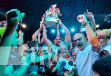 Foto: Tigres de Chinandega celebran con sus fanáticos / TN8