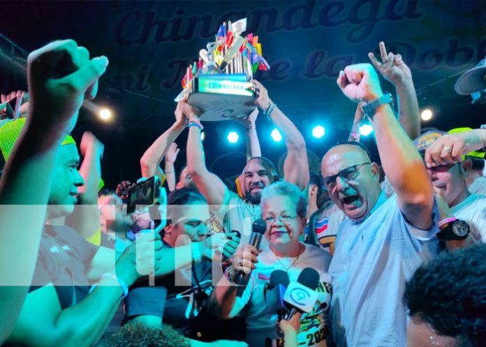 Foto: Tigres de Chinandega celebran con sus fanáticos / TN8