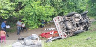 Foto: Vuelco por dormirse al volante en Ometepe / TN8