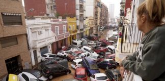 Foto: Valencia aún busca víctimas tras devastadoras inundaciones