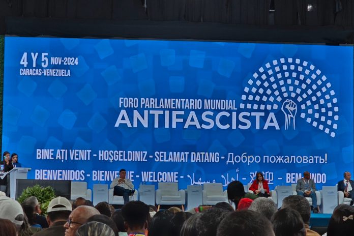 Foto: Nicaragua llega al Aeropuerto Internacional de Maiquetía para el Foro Parlamentario contra el Fascismo / Cortesía