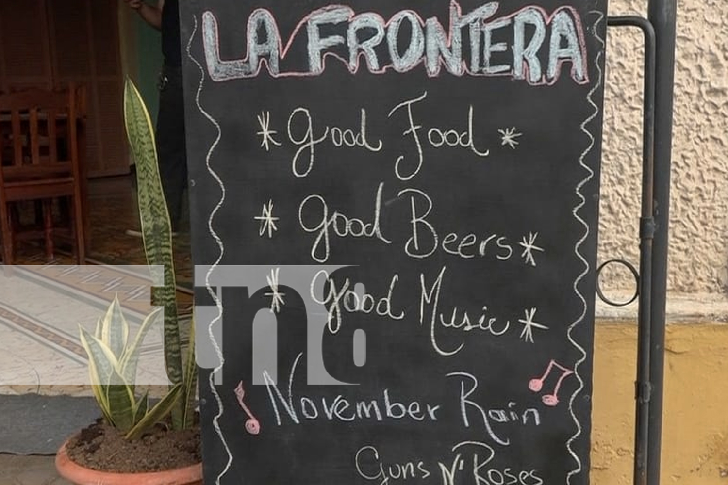 Foto: Si eres fanático del metal y el rock, la Frontera en Granada es tu lugar. Comida deliciosa, buena música y un ambiente único/TN8