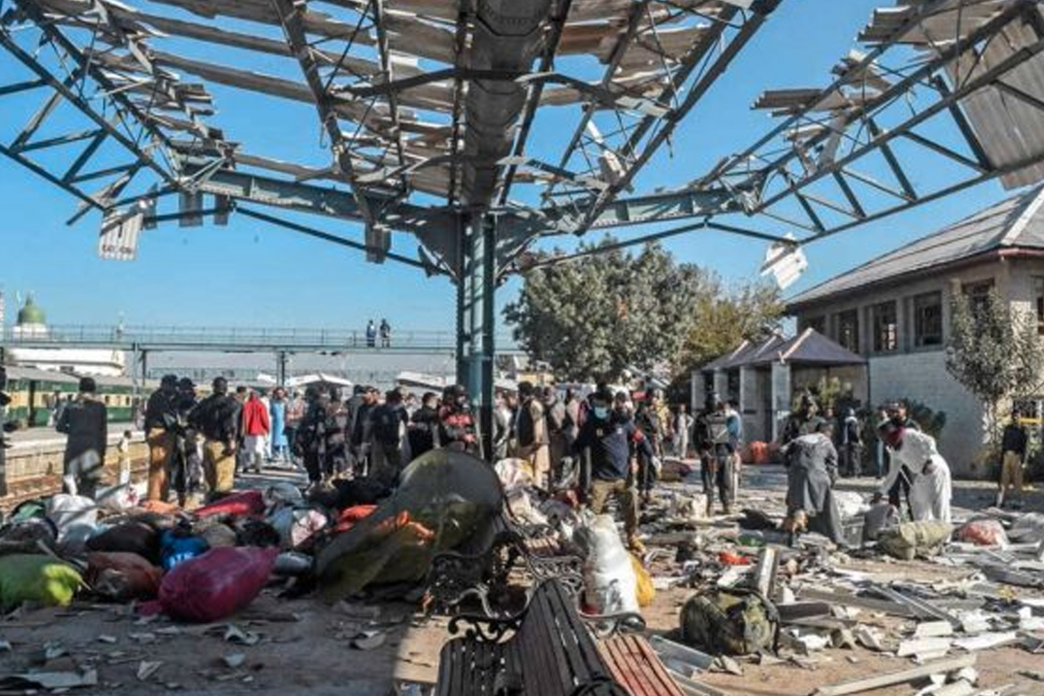 Foto: fuerte explosión en una estación de tren de la ciudad de Pakistán/Cortesía