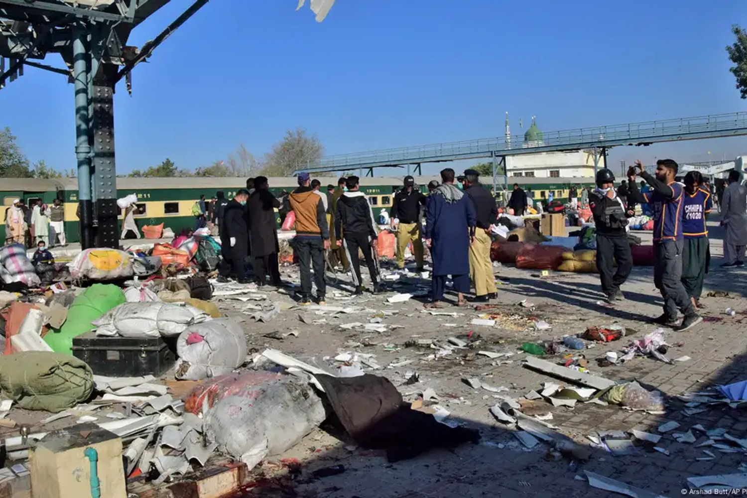 Explosión en una estación de tren en Pakistán 