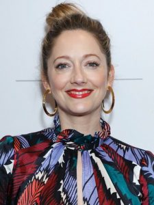 Foto: Judy Greer confiesa haber robado una taza del set de Si yo tuviera 30