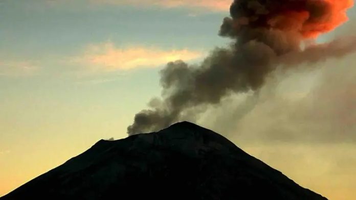 Foto: Erupción de volcán de lodo en Colombia obliga a evacuar 200 personas