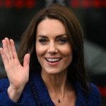 Foto: Kate Middleton reaparece sonriente en Londres tras superar el cáncer