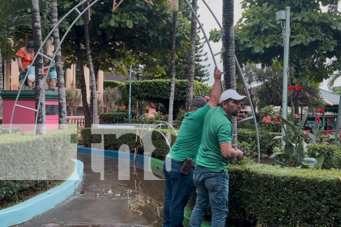 ¡Juigalpa brilla con la magia de la Navidad! Parques, luces y árboles decorados esperan a las familias para celebrar juntas