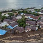 Foto: Inundaciones en Indonesia dejan 16 muertos y 7 desaparecidos