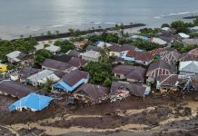 Foto: Inundaciones en Indonesia dejan 16 muertos y 7 desaparecidos