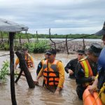 Foto: El Gobierno de Honduras habilita albergues y construye puente para zonas afectadas por inundaciones