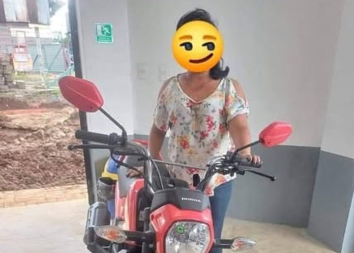 Foto: Guatemalteca gana moto en auto hotel y dice no saber cómo participó / Cortesía