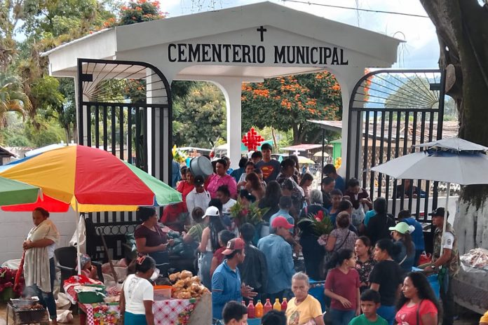 Foto: Conmemoración de los Fieles Difuntos: Un día de paz y amor en Nueva Segovia/Cortesía