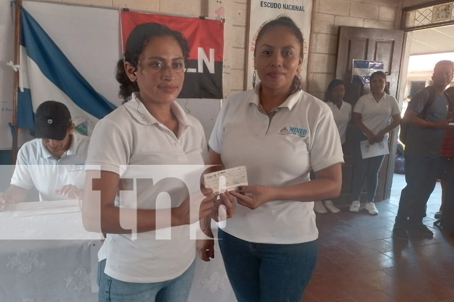 Foto:  Más de 300 bachilleres reciben bono complementario en Ometepe. Un apoyo económico de 3,000 córdobas para su ceremonia de promoción/(TN8