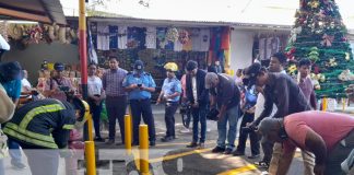 Foto: Bomberos inspeccionan el Mercado Roberto Huembes /cortesía