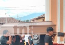 Foto; Despedida entre lágrimas a joven víctima de trágico ataque en Granada/TN8