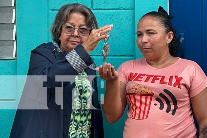 Foto: ¡Un sueño hecho realidad! Tres familias de Juigalpa recibieron las llaves de sus nuevos hogares gracias al buen gobierno sandinista/ TN8