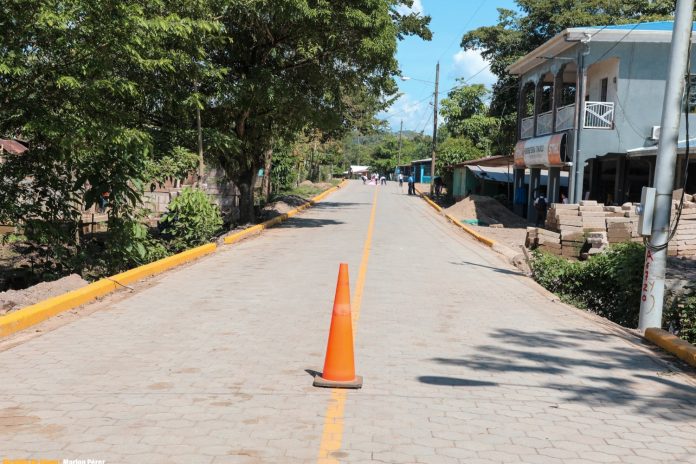 Foto: La comunidad de Hormiguero celebra la inauguración de 500 metros de calles adoquinadas, mejorando el acceso y la calidad de vida en la zona/Cortesía