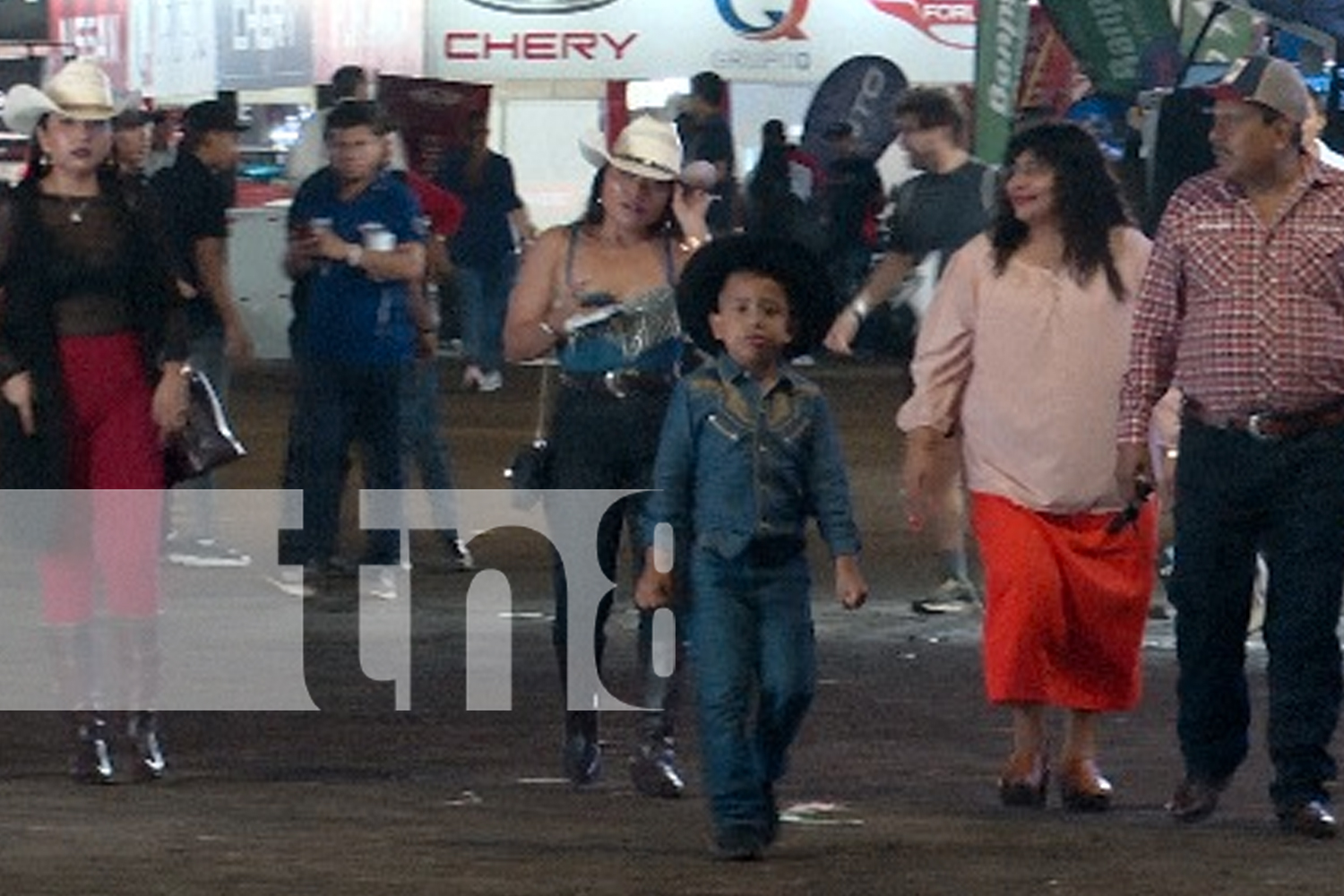 Foto: Emoción en cada esquina: la Feria Ganadera Navidad 2024 sorprende con fuegos artificiales y promociones para toda la familia/TN8