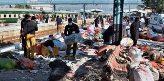 Foto: fuerte explosión en una estación de tren de la ciudad de Pakistán/Cortesía