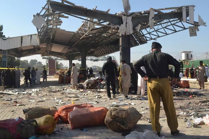 Foto: fuerte explosión en una estación de tren de la ciudad de Pakistán/Cortesía