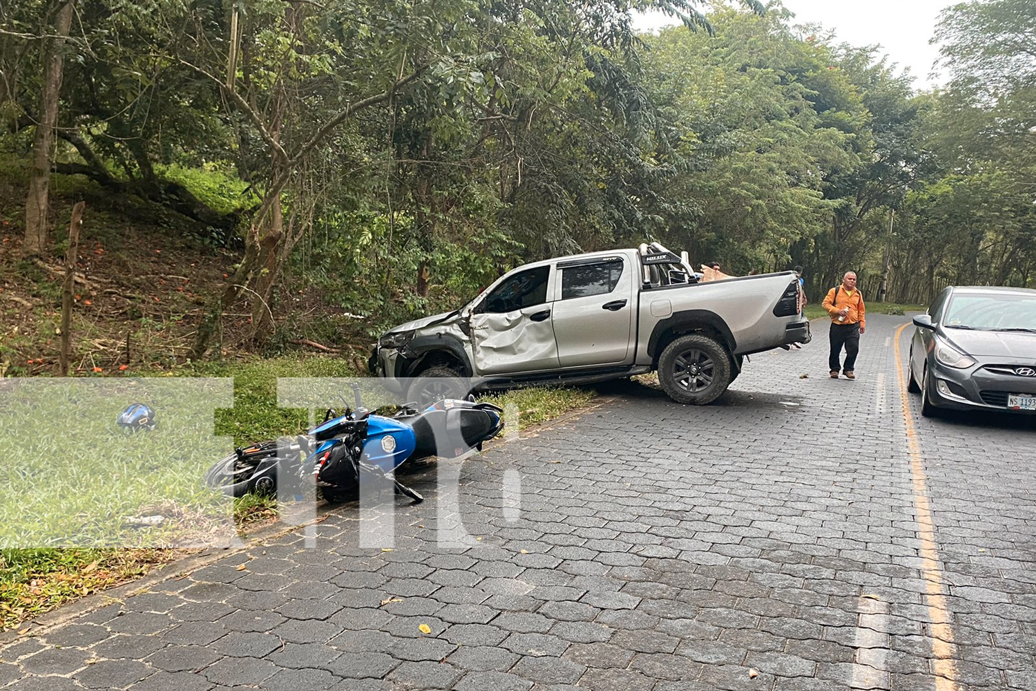 Foto: Colisión entre camioneta y motocicleta en Nueva Segovia deja solo daños materiales/ TN8