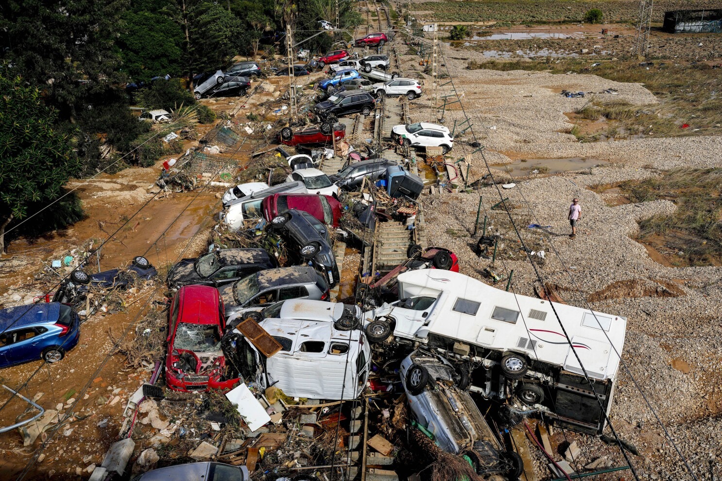 Foto: Inundaciones en Indonesia dejan 16 muertos y 7 desaparecidos