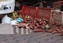 Foto: Un accidente de tránsito en Juigalpa deja serios daños en un puesto de verduras. Autoridades investigan el caso./TN8