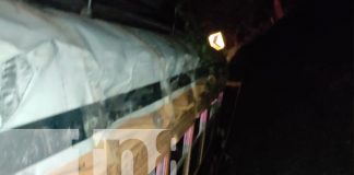 Foto: Bus se estrella contra poste en ruta Rivas-Cárdenas; 10 pasajeros heridos/TN8