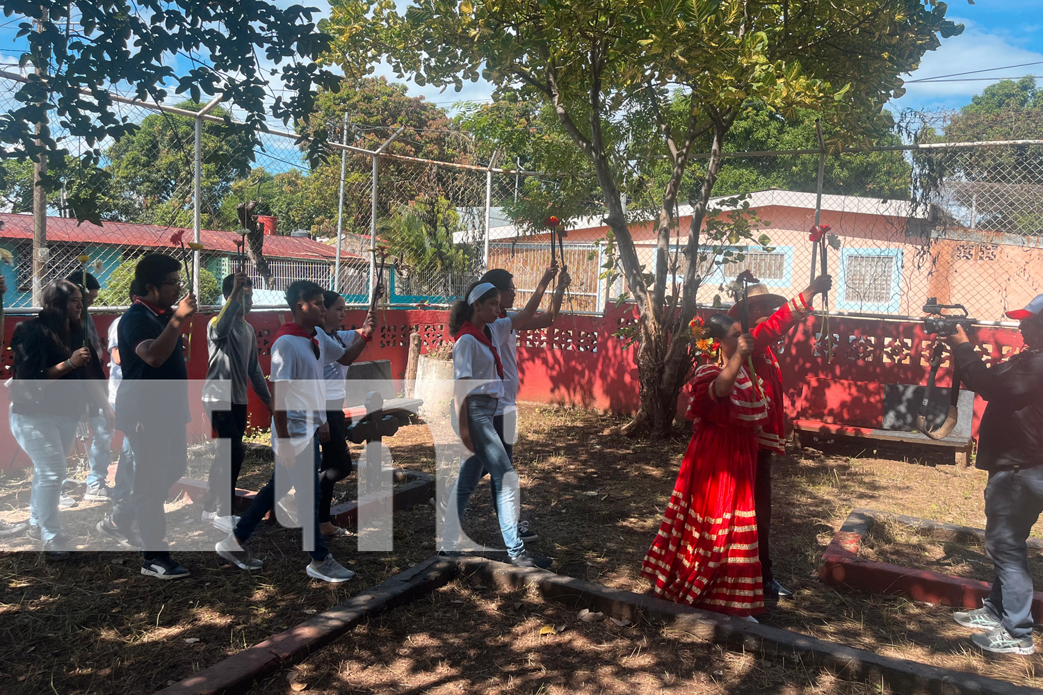 Foto: La juventud Sandinista conmemora a los héroes y mártires del cementerio Nicarao/TN8