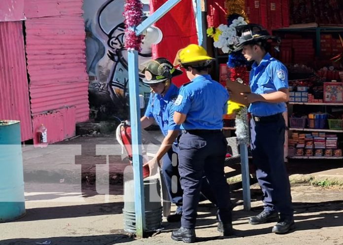 Foto: Bomberos realizan inspección en Managua /TN8