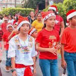 Foto: Desfile de colores y música en Granada: estudiantes de todos los niveles celebran el fin del año lectivo 2024 con espíritu navideño. /TN8