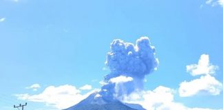 Foto: La erupción de un volcán en Indonesia deja 10 muertos y causa evacuaciones