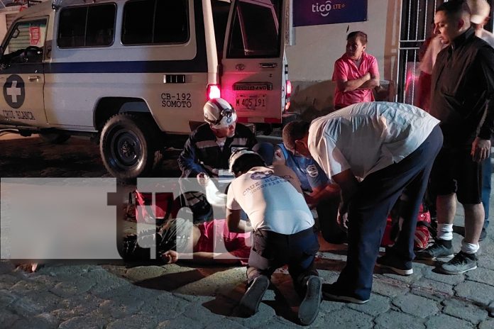 Foto: Grave accidente en Somoto: ciclista impactado por camioneta frente a la alcaldía. Fue trasladado en estado crítico al hospital/TN8