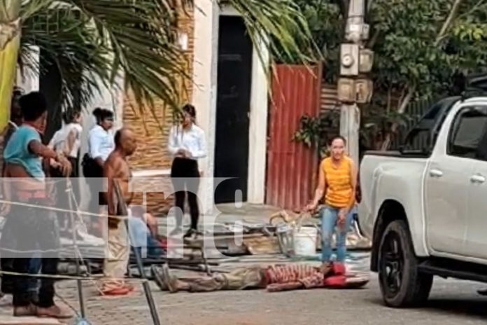 Foto: Grave accidente en Juigalpa: Dos obreros lesionados tras la caída de un andamio en el restaurante El Mirador. /TN8