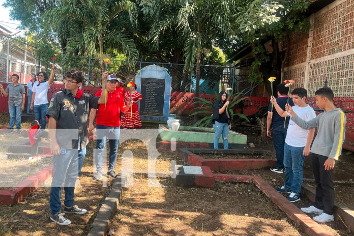 Foto: La juventud Sandinista conmemora a los héroes y mártires del cementerio Nicarao/TN8