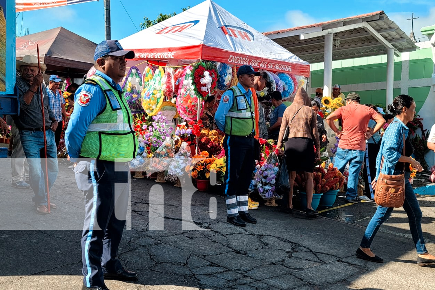 Foto: Cementerios de Nicaragua se visten de color y tradición en el día de los fieles difuntos/TN8