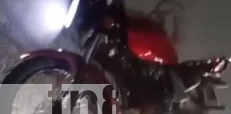 Foto: Dos motociclistas en estado crítico tras un accidente en Managua. El exceso de velocidad y las carreras ilegales vuelven a cobrar factura/TN8